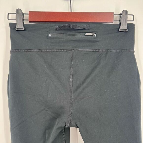 Under Armour Running Capris Small
Reflective mesh womens crop - Picture 12 of 15